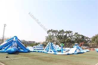 Blue White Giant Sea สไลด์น้ำทำให้พอง Water Park Obstacle Course